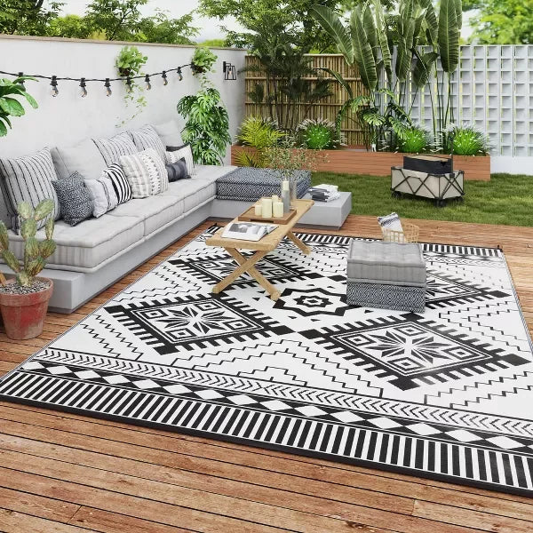 Outdoor Carpet - Modern Geometric Design